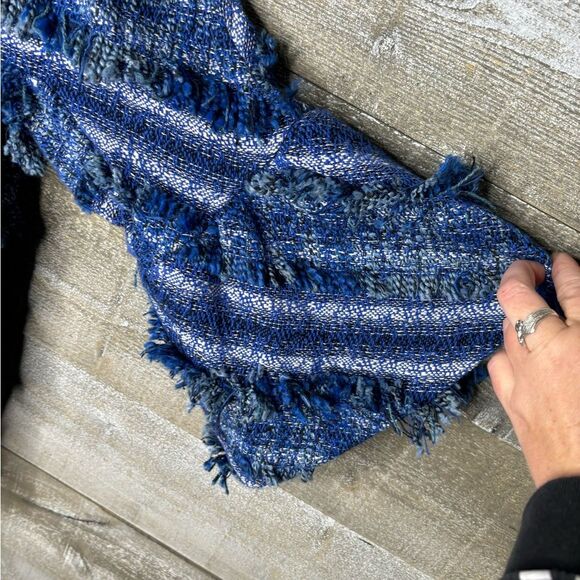 J. Mclaughlin large wool blend blue tweed boucle shag jacket bell sleeves - Picture 4 of 6